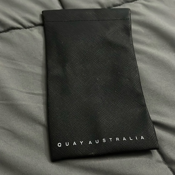 “Quay Australia Glasses case” - Picture 1 of 5